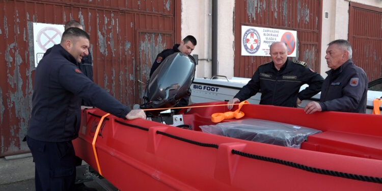 Za spasilačke akcije na vodi nabavljeni novi čamci vrijednosti 44.000 KM (FOTO)
