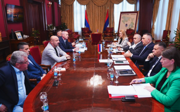 Prevoznici traže hitan sastanak: Minić uključuje SNSD, spominje i blokadu EU puta