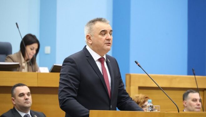 Usvojena ostavka Save Minića