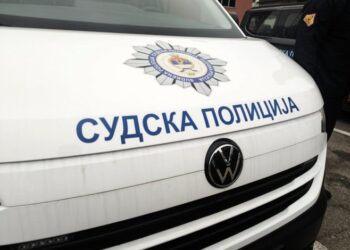 Policijski službenici Sudske policije lišili slobode dva lica u Gradišci i Derventi