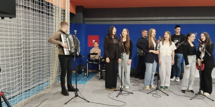 Gimnazija Gradiška domaćin Republičkog takmičenja u odbojci za srednje škole