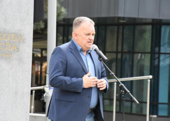Gradiška dobila statuu Nikole Tesle: Vijek od prve sijalice u gradu na Savi