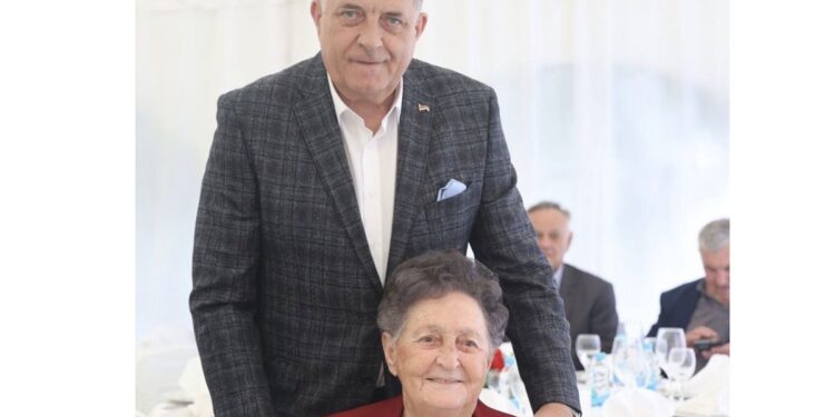 Preminula majka Milorada Dodika, oprostio se emotivnom porukom
