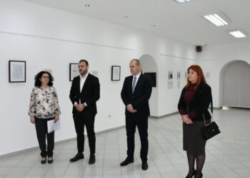 U Gradiški otvorena izložba „POVRATAK: Priča koja traje“