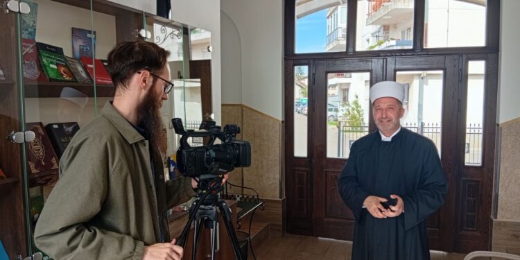 Snimanje emisije „Stazama vjere“ nastavili smo posjetom Derviš- hanuminoj medresi u Gradišci.