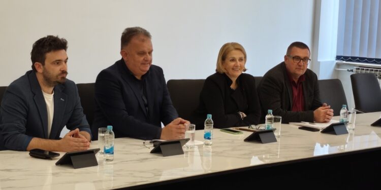 Adžić organizovao prijem za Matiju Bećkovića (FOTO)
