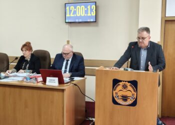 Adžić: U teškim uslovima ostvaren suficit u budžetu i realizovane značajne investicije
