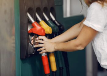 Od danas na snazi odluka Vlade – gorivo jeftinije za 0,10 KM po litru