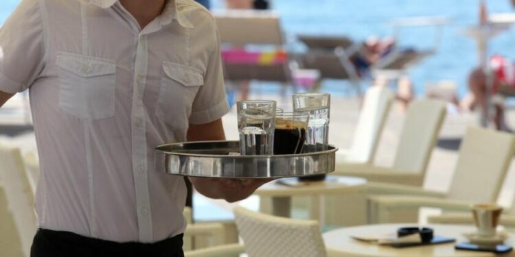 Sezonski rad u Hrvatskoj 2026: Radnici traže i do 2.000 eura, ali imaju jasne uslove