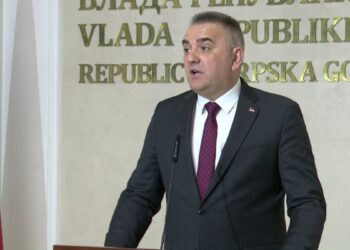 Vlada RS povećala plate za 5 posto: Rast i za ministre i javni sektor