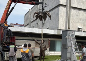 Sutra otkrivanje statue Nikole Tesle u Gradišci