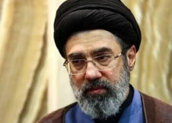 Hamenei poslao ratnu poruku: “Borimo se protiv dvije sile”