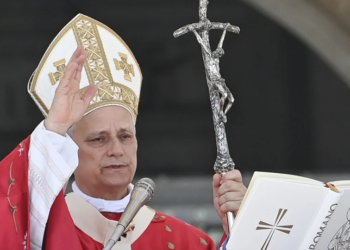 Vatikan uzvratio Trumpu: Papa ne govori jezikom sile