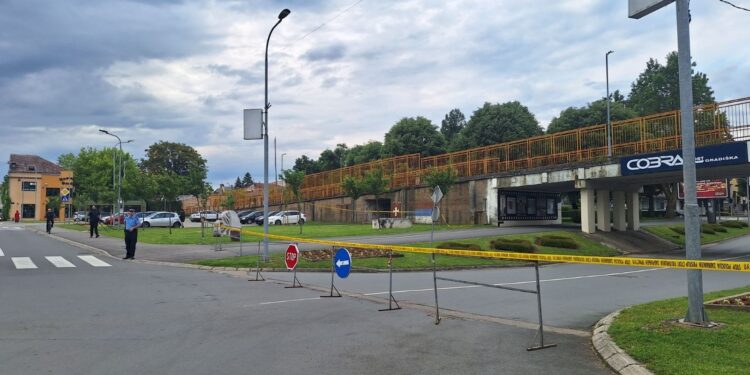 POTPUNA OBUSTAVA SAOBRAĆAJA NA DIJELU ULICA VIDOVDANSKA, OBALA VOJVODE STEPE I TRGA JEVREJSKIH STRADANJA