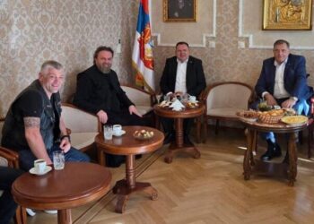 Slikao se i sa Dodikom: Dobrovoljac iz BiH u Ukrajini osumnjičen da je muškarca živog zakopao u zemlju