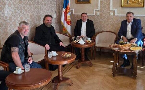 Slikao se i sa Dodikom: Dobrovoljac iz BiH u Ukrajini osumnjičen da je muškarca živog zakopao u zemlju