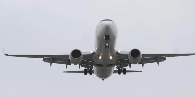 EU poručila aviokompanijama: Otkazani letovi zbog goriva ne oslobađaju odštete putnicima