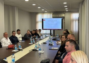 Obezbijediti zakonsku zaštitu i bolje plate za novinare