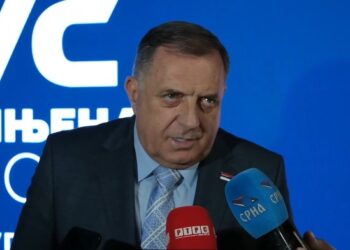 Dodik se naslađuje Schmidtu: “Izbacili su ga s nogom u d*pe. Trump neće insistirati na Bosancima i Bošnjacima”