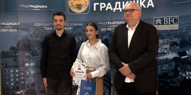 Uručene nagrade najboljim konkursa „Gradiška kroz objektiv mladih“