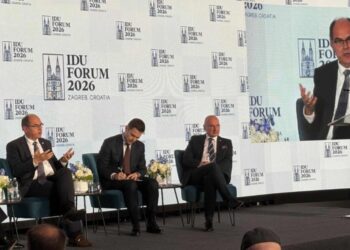 I Schmidt otišao u Zagreb, pa poručio: “BiH treba iskoristiti promjenjive okolnosti u Evropi!”