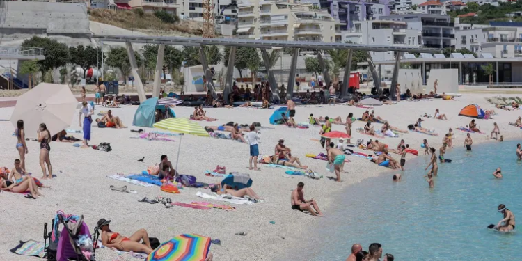 Žena im zaprijetila policijom: Par vodio ljubav pred očima djece na plaži u Splitu