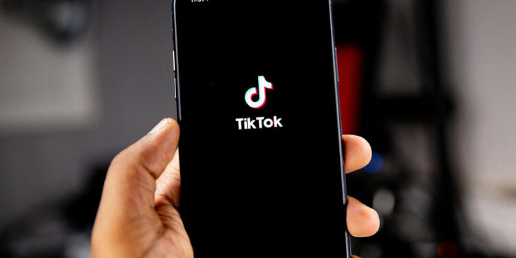 EU priprema nova ograničenja za TikTok, Instagram i Facebook zbog zaštite djece