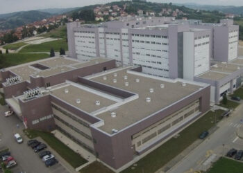 Pacijent UKC-a RS oduzeo sebi život skokom s petog sprata
