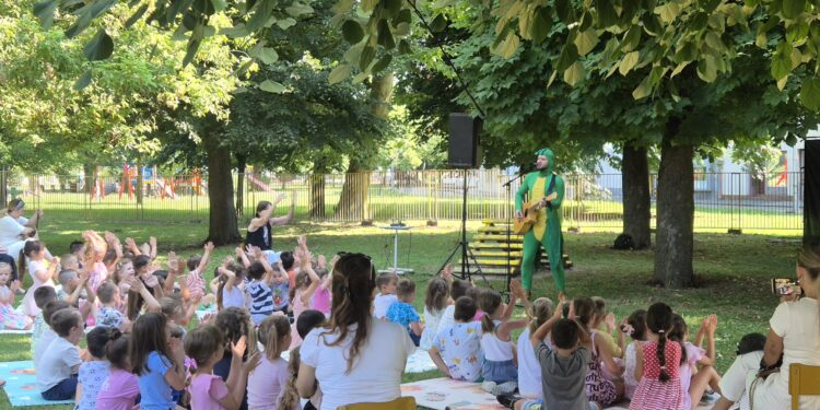 Odigrana predstava „Cvrčak i mrav“ u okviru „Gradiškog ljeta na Savi“