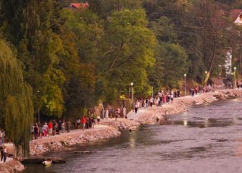 Izbjegnuta tragedija: Djevojku iz Vrbasa izvukao hrabri prolaznik