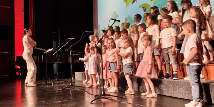 Održan humanitarni koncert muzičkog zabavišta i pripremnog razreda OMŠ „Branko Smiljanić“