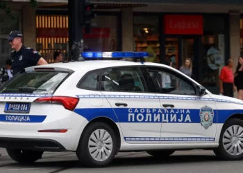 Muž našao ženi poruke u telefonu, ona ga prebila i nanijela mu teške tjelesne povrede