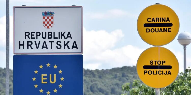 Kamioni na granici Srbije i Hrvatske čekaju i do šest sati