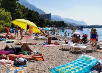 Budite oprezni ako budete išli u Hrvatsku: Za vikend se pali crveni meteoalarm, temperature opasne po zdravlje