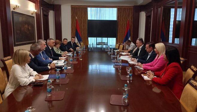 Minić sa rukovodstvom Saveza sindikata Srpske: Regres i kolektivni ugovor najvažnija pitanja