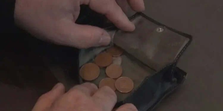 Penzije u RS-u veće za 3,5 posto, penzioneri poručili: „Nama kilo mesa, njima tele“