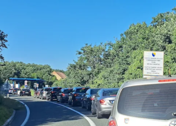 Zbog gužvi na granici Banjalučani otkazuju ljetovanje u Hrvatskoj