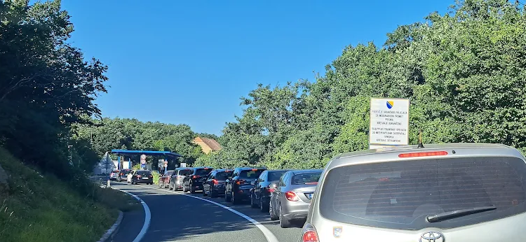Zbog gužvi na granici Banjalučani otkazuju ljetovanje u Hrvatskoj