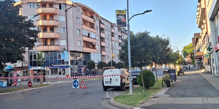Dio Vidovdanske ulice zbog radova zatvoren za saobraćaj
