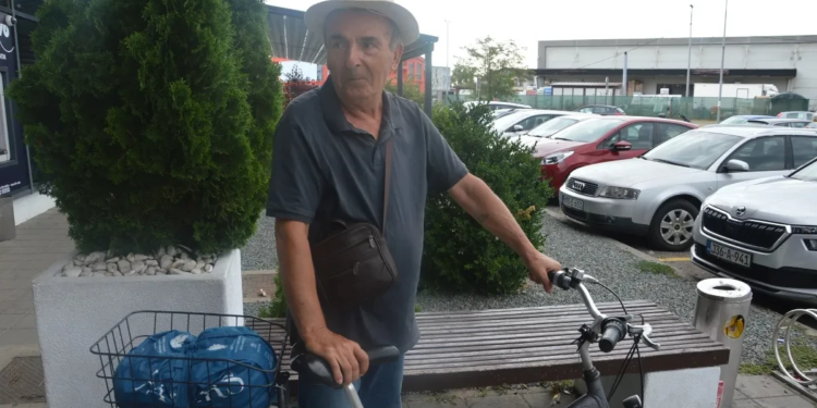 Kao iz Balaševićeve balade: Miro Erak, najsporiji biciklista Gradiške sa “najbržim” osmijehom