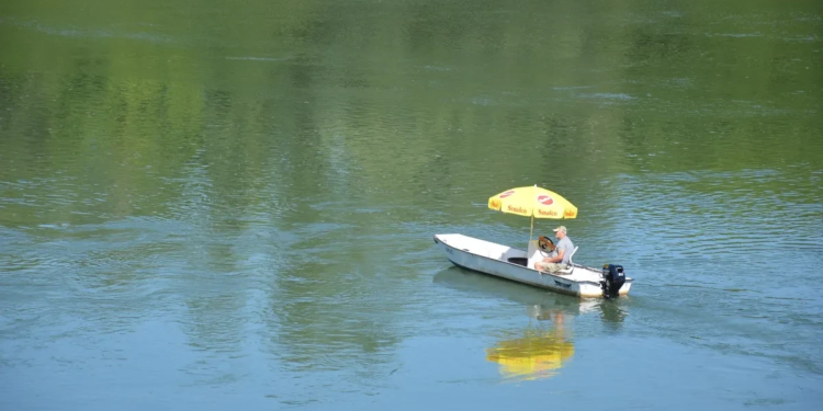 Sava mami, pogotovo vikendom: Pecanje, kupanje, plovidba i muzika na talasima Save