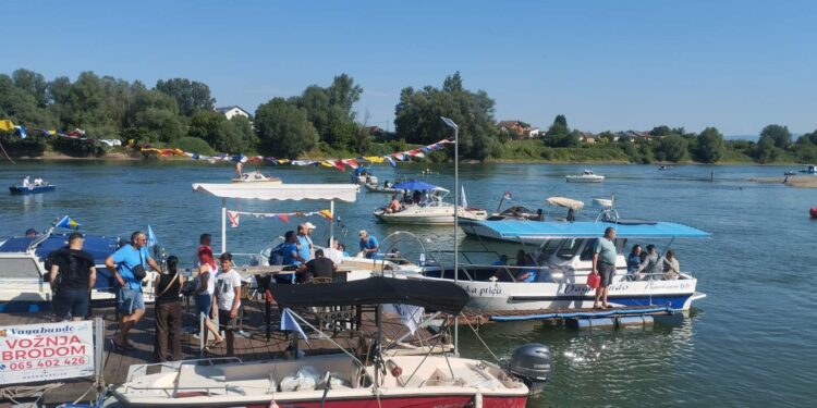 Savska regata okupila brojne učesnike u Gradišci