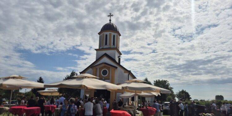 Hramovna slava Svetih apostola Petra i Pavla proslavljena u Kozincima