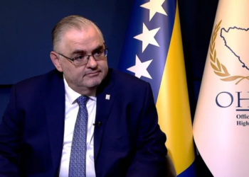 Crishock poručio da OHR zadržava ovlaštenja: Bonske mjere ostaju na raspolaganju ako bude ugrožen Dejton
