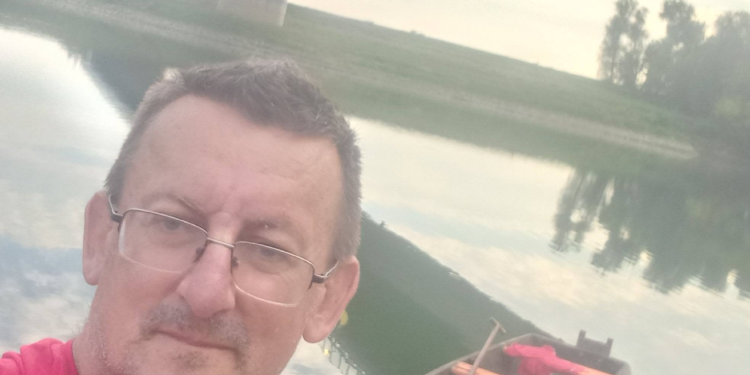 Šinik kreće u humanitarni poduhvat: Drvenim čamcem od Beograda do Gašnice