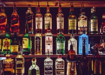 Hrvatska: Makarska prva zabranila noćnu prodaju alkohola u trgovinama