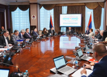 Dok građani jedva sastavljaju kraj s krajem, premijer i ministri RS sebi povećali plate