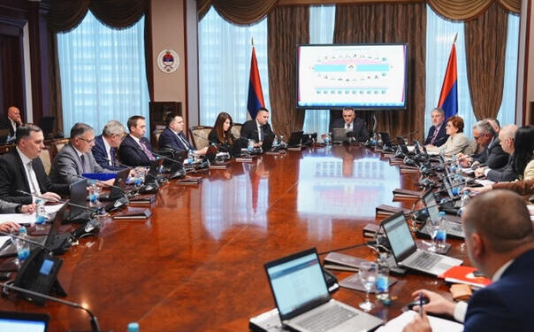 Dok građani jedva sastavljaju kraj s krajem, premijer i ministri RS sebi povećali plate