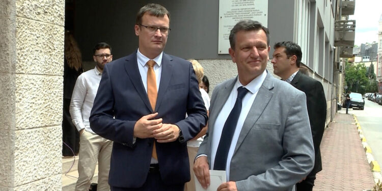 SDS dobio podršku opozicije u RS-u, kandidaturu predao i Vukanović