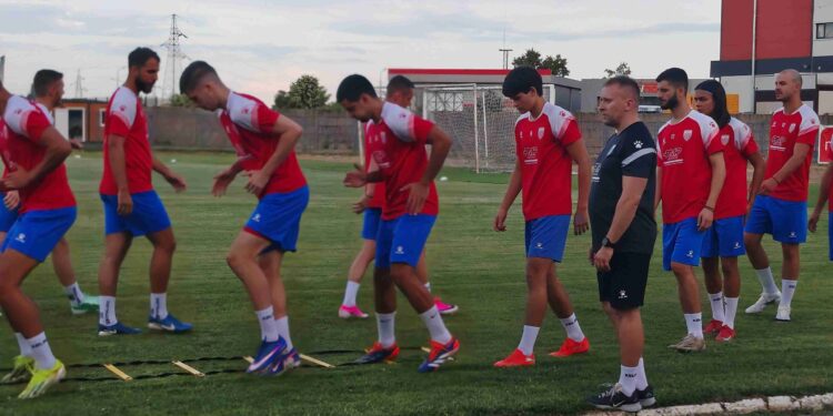 FK Kozara “upalio motore”: Devet novih imena, osam odlazaka (FOTO)